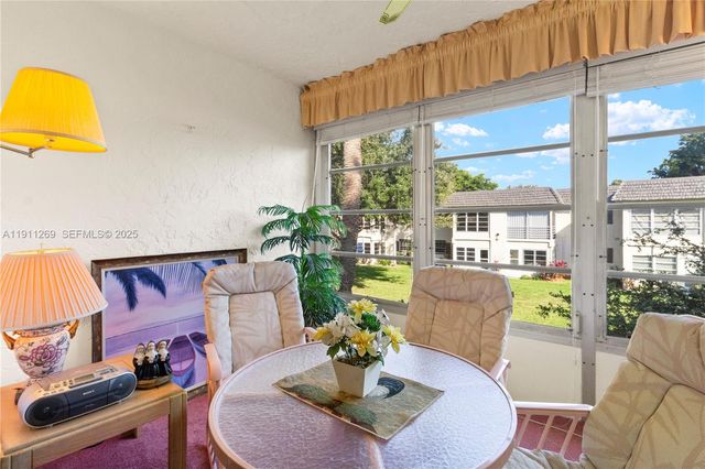 5661 SW 2nd Ct 216, Margate, FL 33068