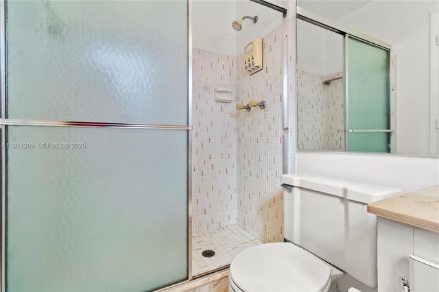 5661 SW 2nd Ct 216, Margate, FL 33068