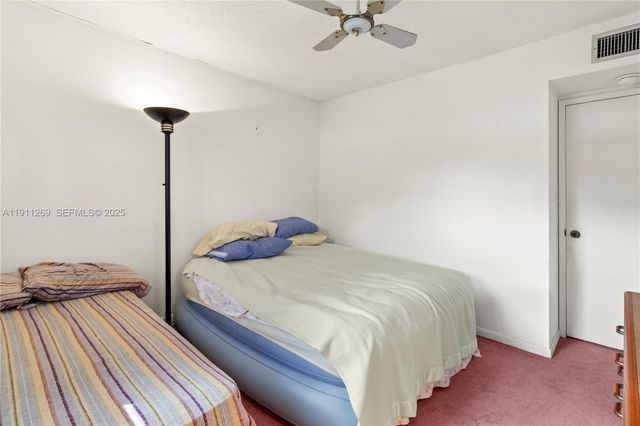 5661 SW 2nd Ct 216, Margate, FL 33068