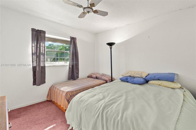 5661 SW 2nd Ct 216, Margate, FL 33068