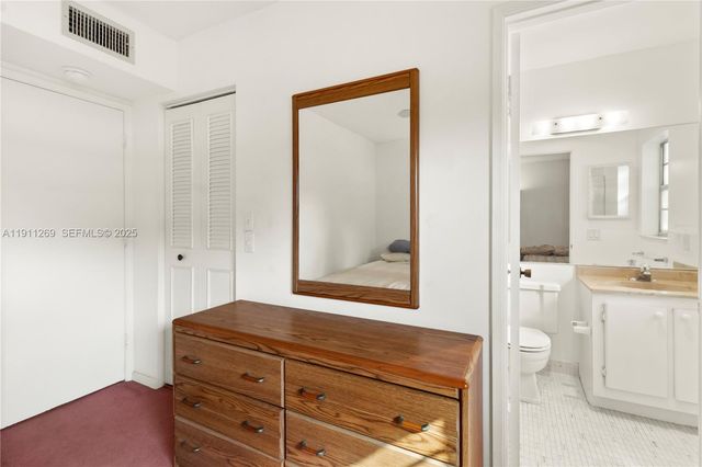 5661 SW 2nd Ct 216, Margate, FL 33068