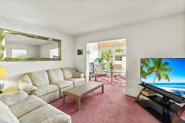 5661 SW 2nd Ct 216, Margate, FL 33068