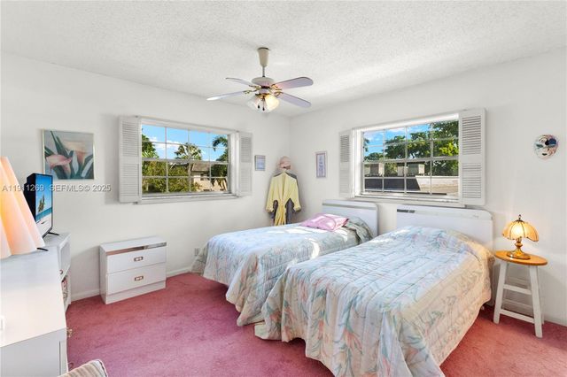 5661 SW 2nd Ct 216, Margate, FL 33068