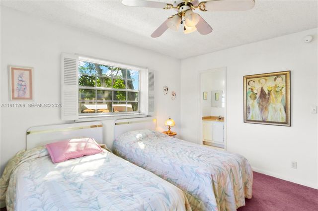 5661 SW 2nd Ct 216, Margate, FL 33068