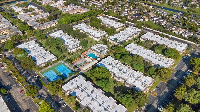 5661 SW 2nd Ct 216, Margate, FL 33068