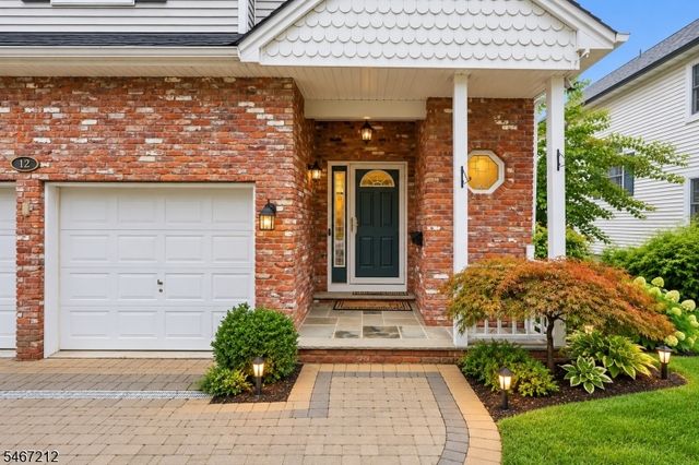 12 Vine St, Chatham Boro, NJ 07928