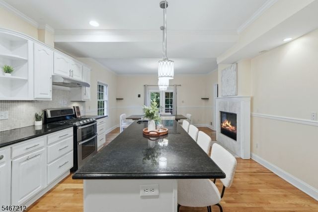 12 Vine St, Chatham Boro, NJ 07928