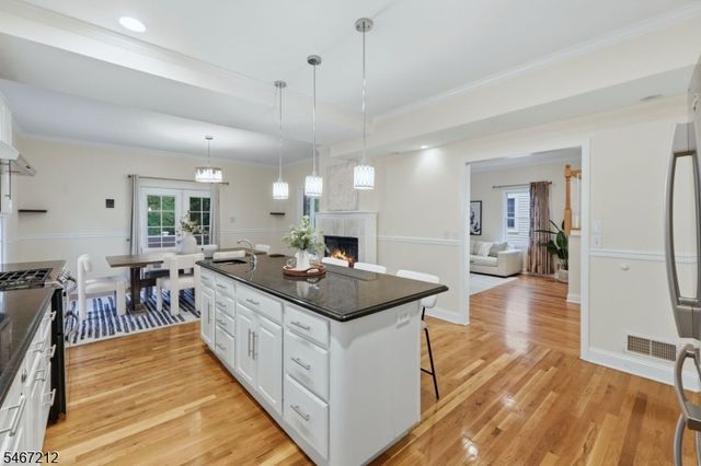 12 Vine St, Chatham Boro, NJ 07928