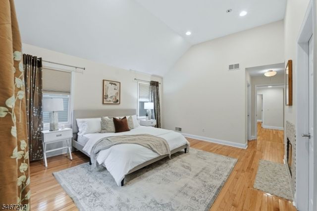 12 Vine St, Chatham Boro, NJ 07928