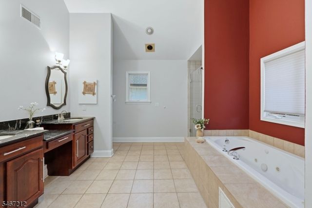 12 Vine St, Chatham Boro, NJ 07928