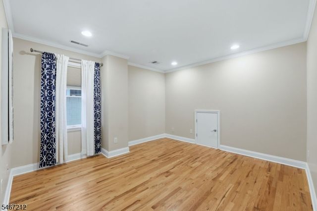 12 Vine St, Chatham Boro, NJ 07928