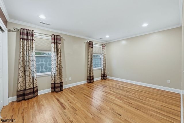 12 Vine St, Chatham Boro, NJ 07928