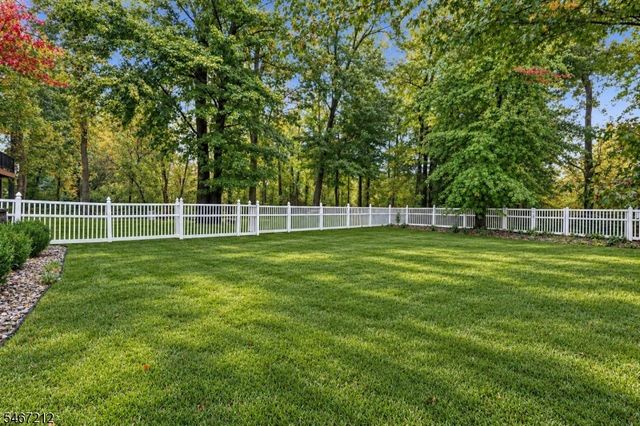 12 Vine St, Chatham Boro, NJ 07928