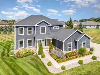 2275 Sandstone Drive, Mount Pleasant, MI 48858