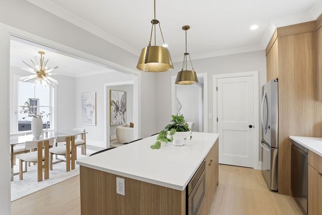 30 Waverly Ave, Everett, MA 02149