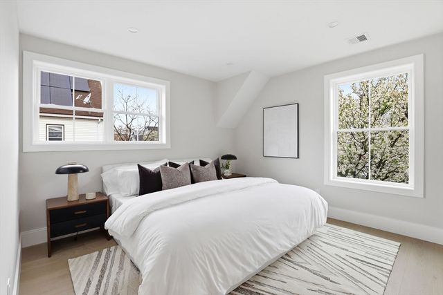 30 Waverly Ave, Everett, MA 02149