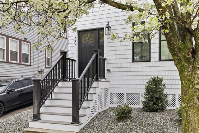 30 Waverly Ave, Everett, MA 02149