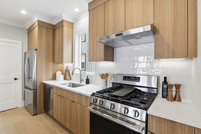 30 Waverly Ave, Everett, MA 02149