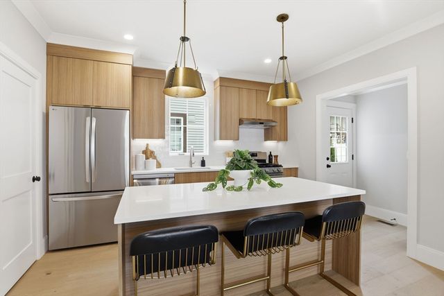 30 Waverly Ave, Everett, MA 02149