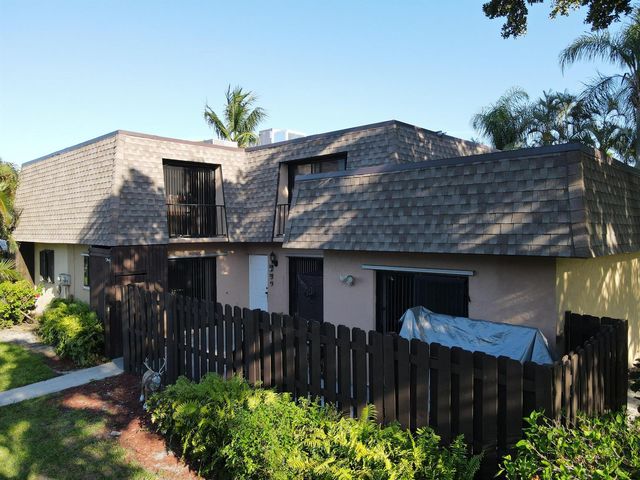 4702 Waterview Circle, Palm Springs, FL 33461