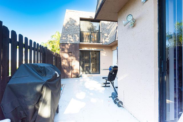 4702 Waterview Circle, Palm Springs, FL 33461