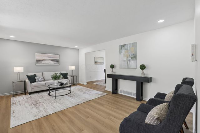 2545 Clark Drive, Grove City, OH 43123