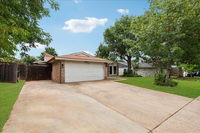 2604 Driskill Drive, Euless, TX 76039