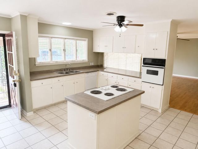 105 3rd Ave, E, Springfield, TN 37172