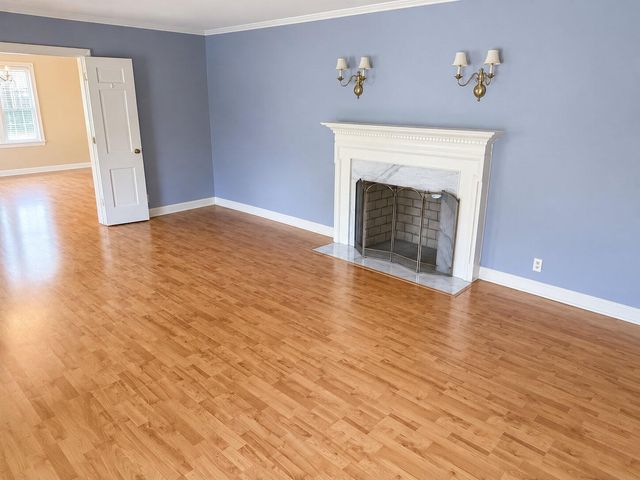 105 3rd Ave, E, Springfield, TN 37172