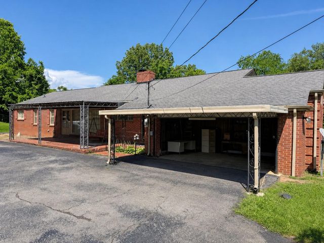 105 3rd Ave, E, Springfield, TN 37172