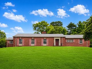 105 3rd Ave, E, Springfield, TN 37172