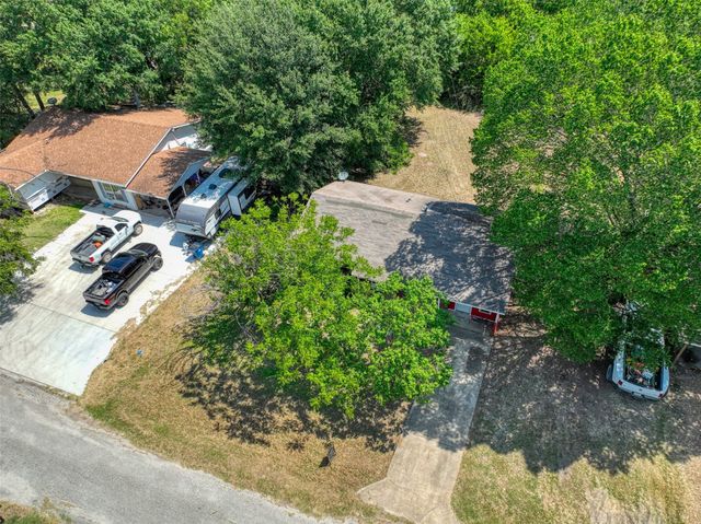 808 N Wright Avenue, Kerens, TX 75144
