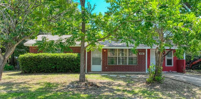 808 N Wright Avenue, Kerens, TX 75144