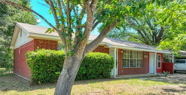 808 N Wright Avenue, Kerens, TX 75144