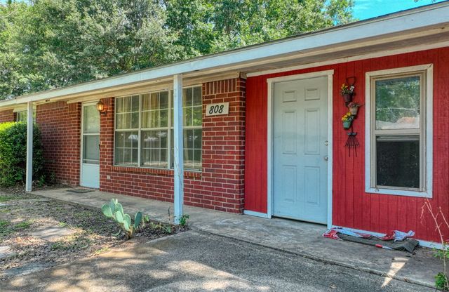 808 N Wright Avenue, Kerens, TX 75144