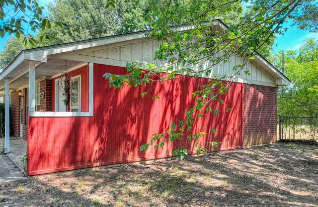 808 N Wright Avenue, Kerens, TX 75144
