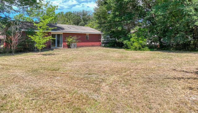 808 N Wright Avenue, Kerens, TX 75144