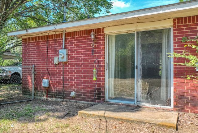 808 N Wright Avenue, Kerens, TX 75144