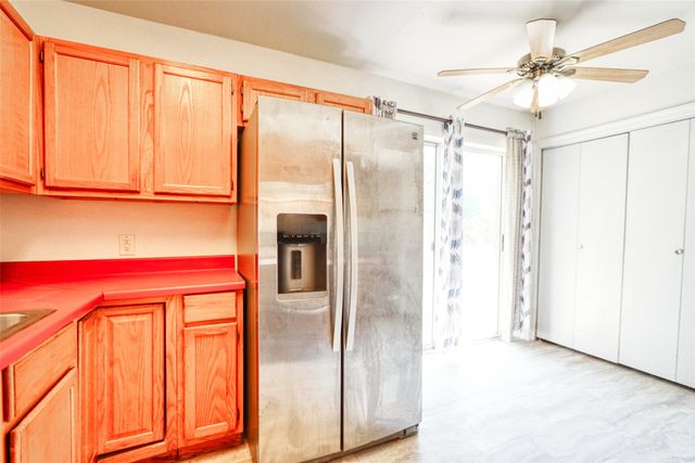 808 N Wright Avenue, Kerens, TX 75144