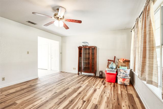 808 N Wright Avenue, Kerens, TX 75144