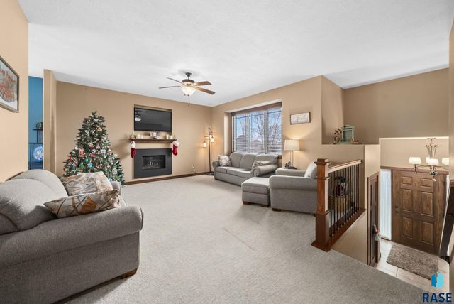 4912 E Tiger Lilly St Street, Sioux Falls, SD 57103