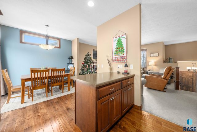 4912 E Tiger Lilly St Street, Sioux Falls, SD 57103