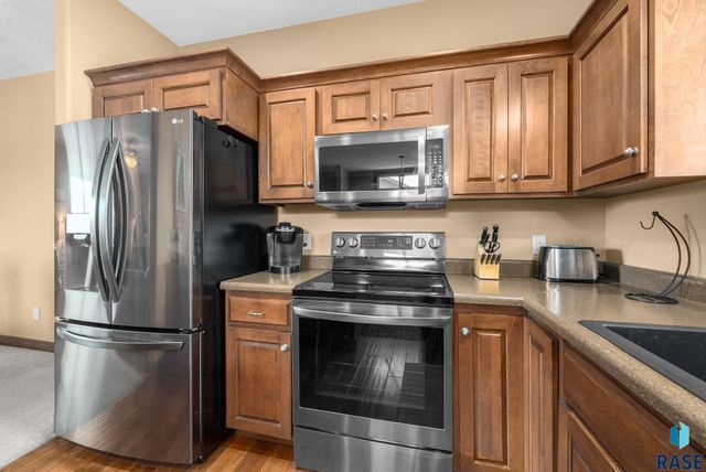 4912 E Tiger Lilly St Street, Sioux Falls, SD 57103