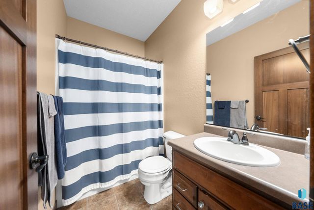 4912 E Tiger Lilly St Street, Sioux Falls, SD 57103