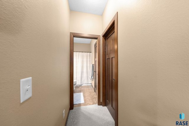 4912 E Tiger Lilly St Street, Sioux Falls, SD 57103