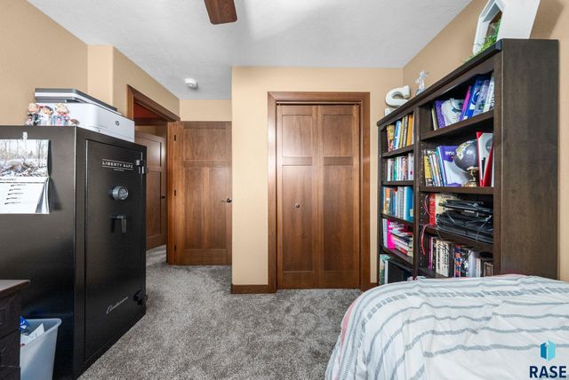 4912 E Tiger Lilly St Street, Sioux Falls, SD 57103