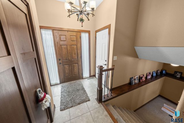 4912 E Tiger Lilly St Street, Sioux Falls, SD 57103