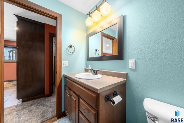 4912 E Tiger Lilly St Street, Sioux Falls, SD 57103