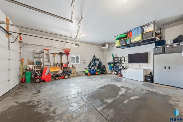 4912 E Tiger Lilly St Street, Sioux Falls, SD 57103