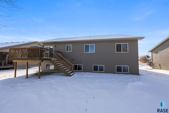 4912 E Tiger Lilly St Street, Sioux Falls, SD 57103